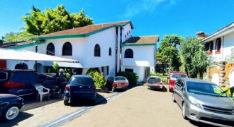 10 Bedroom House for Sale in Lavington